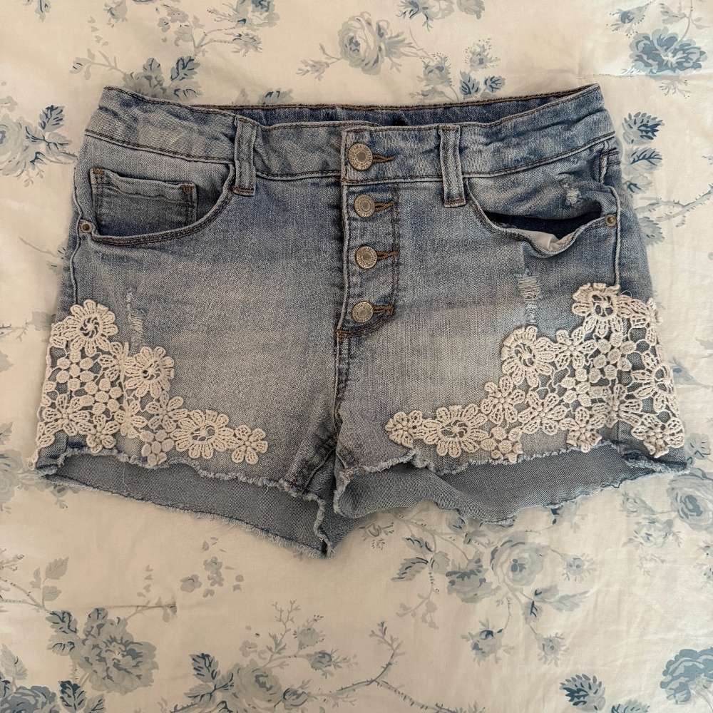 Imperial Star Girls Floral Embroidered Denim Shorts. Size L